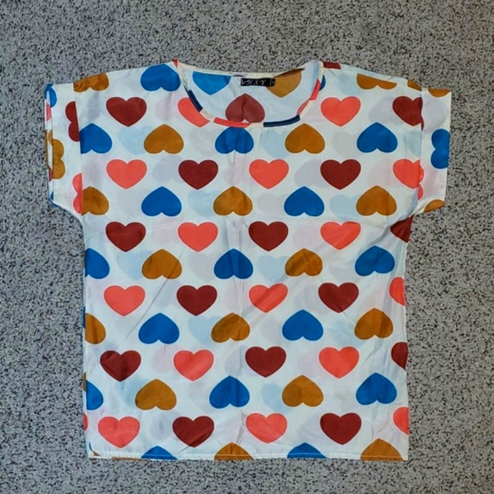 💥Sale 3/$30 NWOT HXY Hearts Short Sleeve Shirt Blouse
